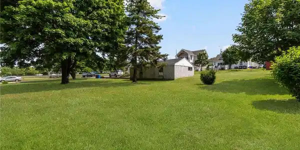 Image 4: Land