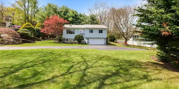 11 Highland Avenue