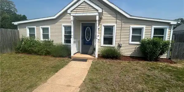 1 Holly Street