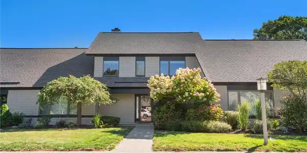2 Blindbrook Drive