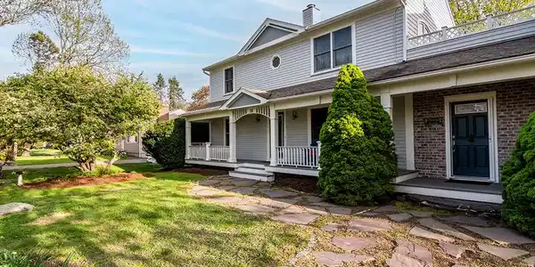 28 Palm Beach Avenue