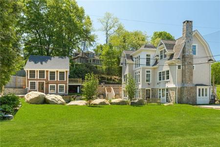 17 East Hills Road