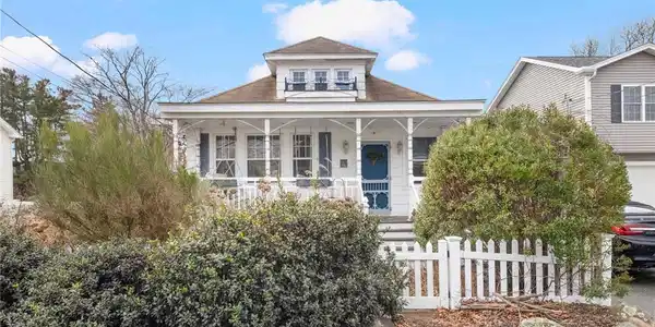 31 Dewey Avenue