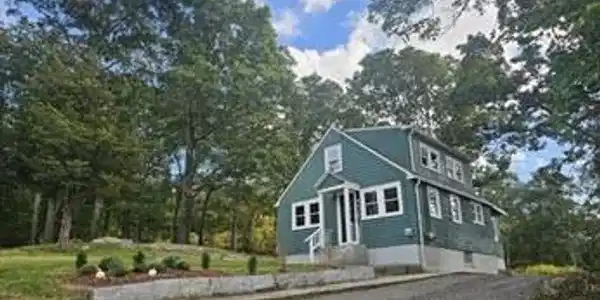 15 Rocky Avenue