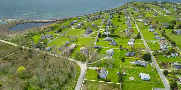 89 South Shore Road