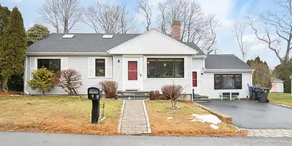18 Randall Lane