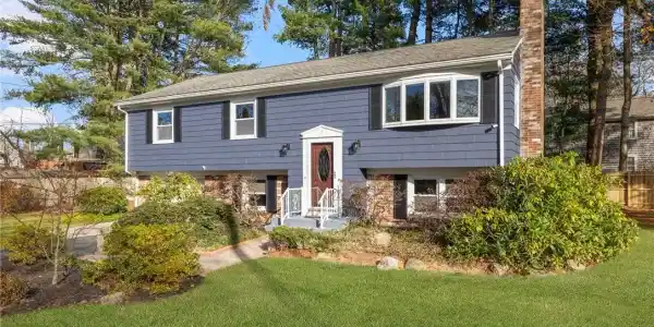 7 Cheshire Drive