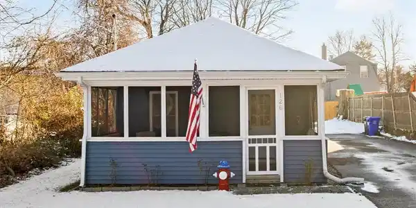 126 Narrows Road