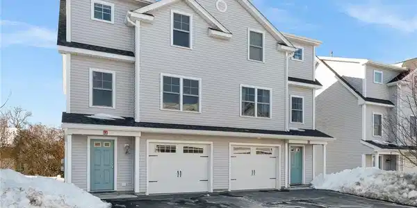 12 Mariner Way