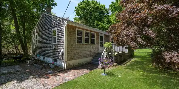 Image 2: Adorable 1000 sf cottage in north end