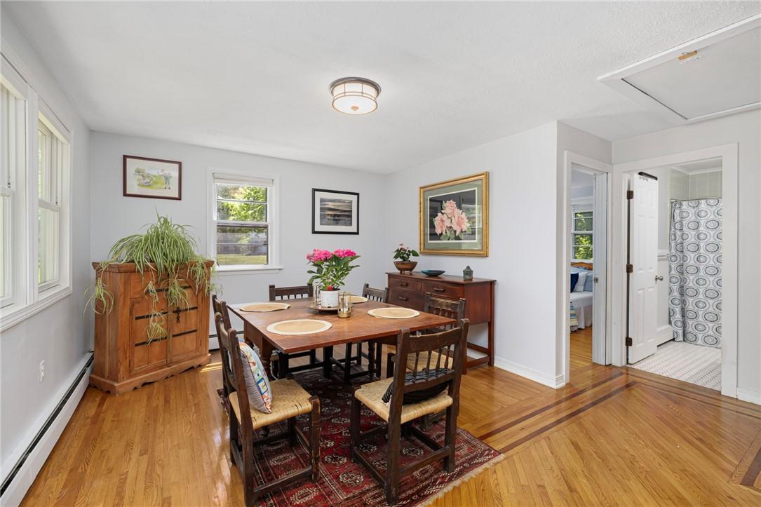 Image 4: Large. dining area