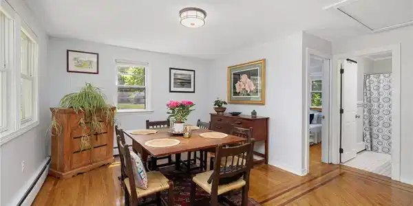 Image 4: Large. dining area
