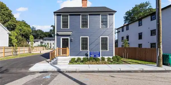 32 Exchange Street