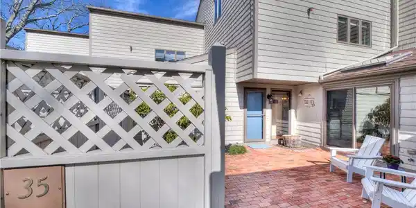 35 Seabreeze Lane