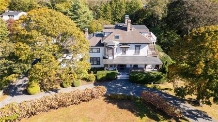 46 CHASTELLUX Avenue