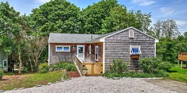 33 West Main Road