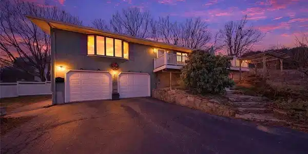 3945 Post Road