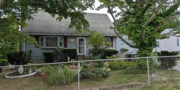 7 Charlotte Drive