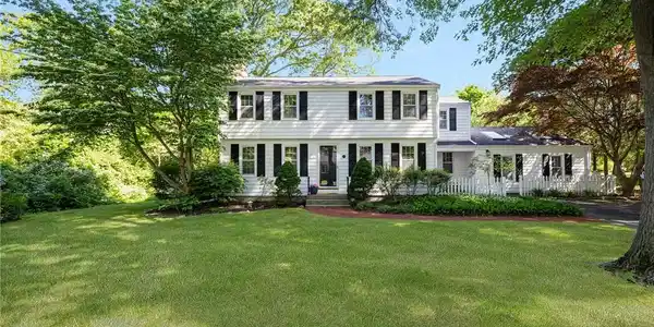 9 Conway Drive
