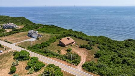 1035 Mohegan Trail