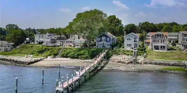 169 Narragansett Boulevard