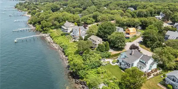 121 Seaside Drive