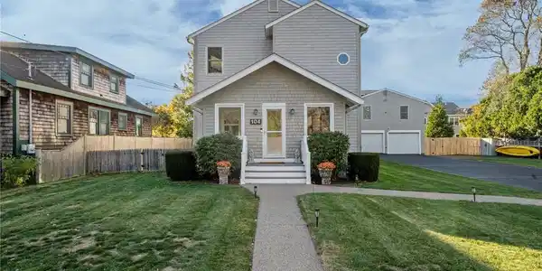 104 Howland Avenue