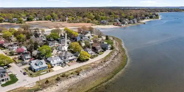 15 Shore Drive