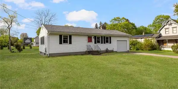 51 Lippitt Avenue