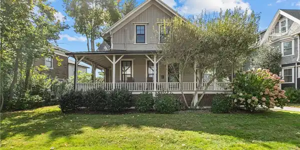 39 Powel Avenue