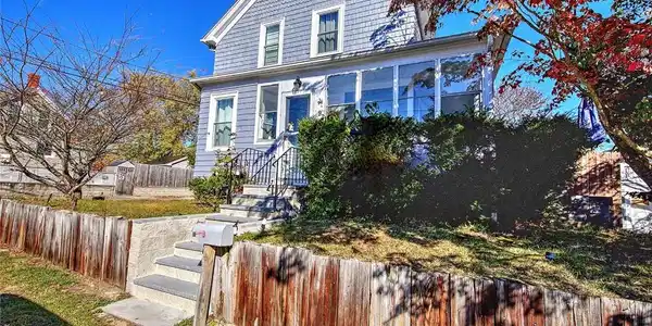 93 Narragansett Avenue