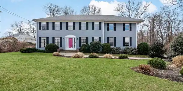 32 Starr Drive W