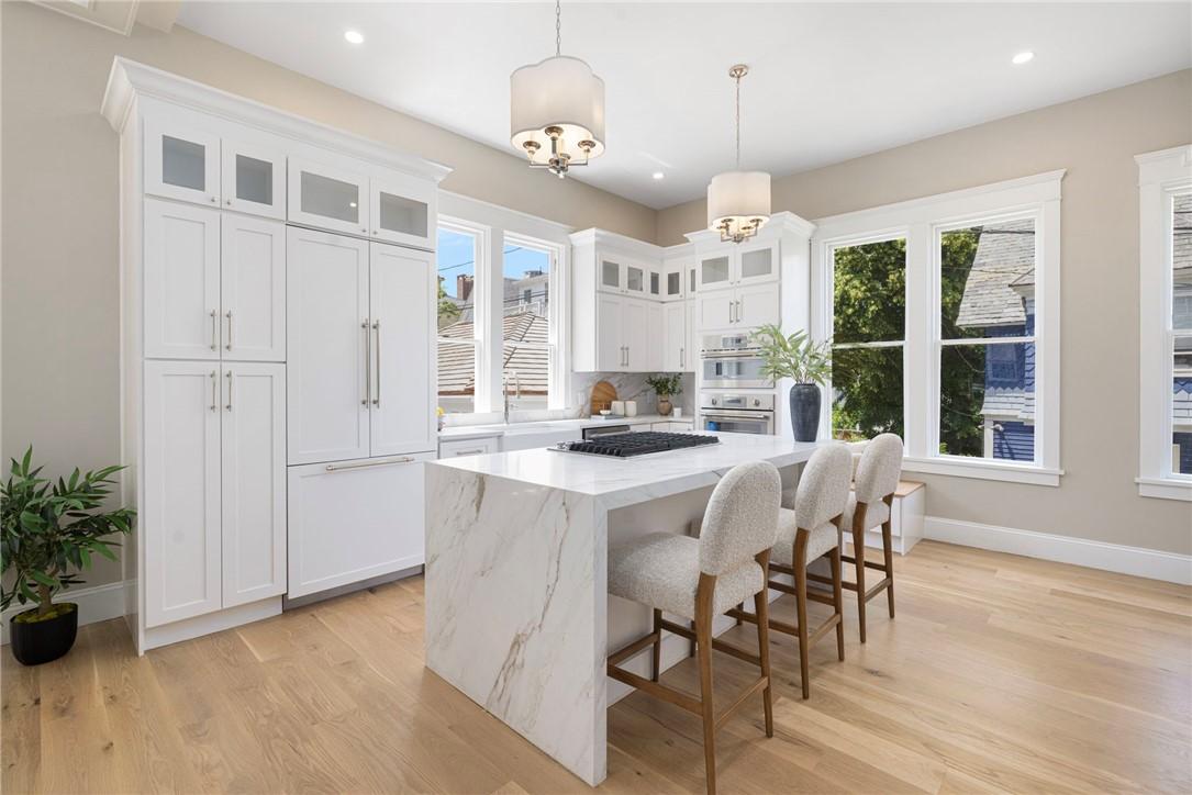 Image 2: Kitchen