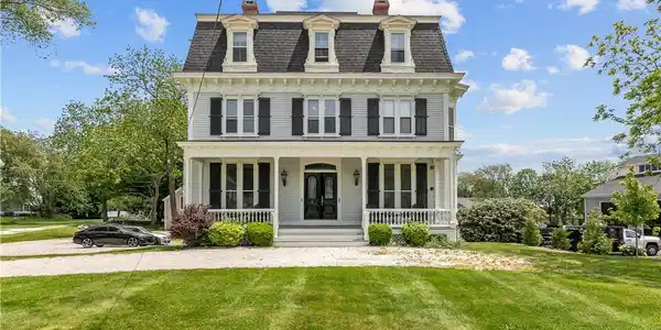 2951 East Main Road