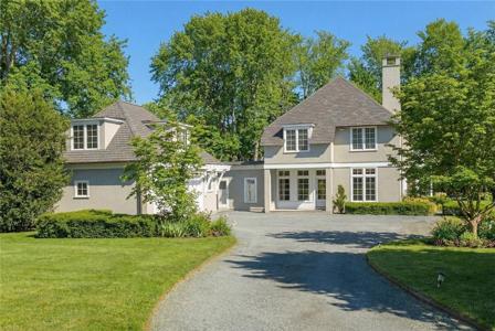 9 Ocean Lawn Lane