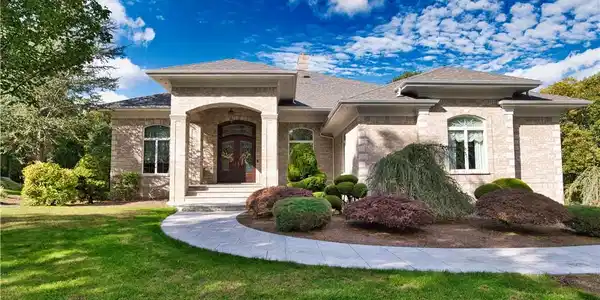 51 W Ridge Drive