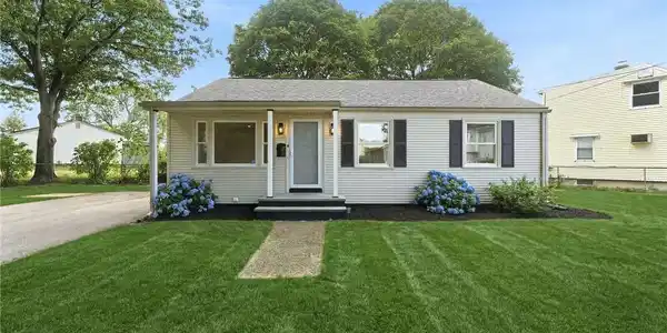 28 Plain Street