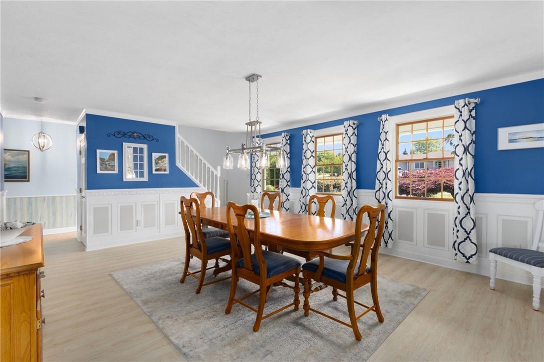 Image 4: Dining Room