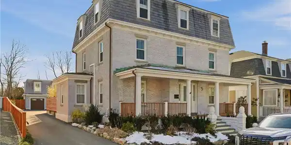5 Dresser Street