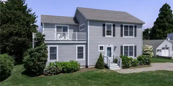 8 Upland Road