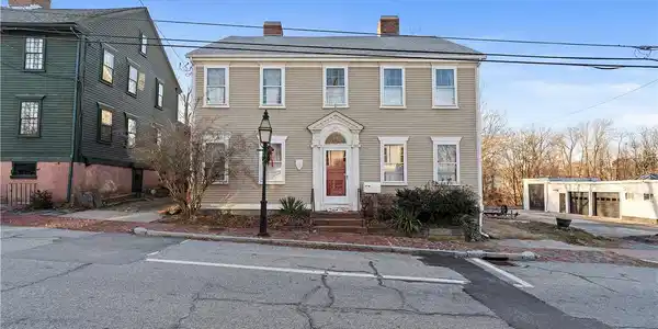 25 Post Road