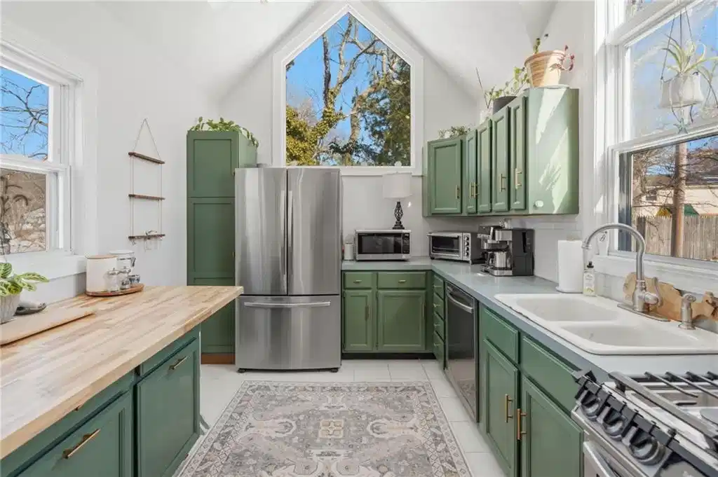 Image 1: Kitchen - all new stainless steel appliances