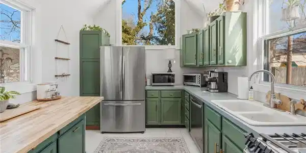 11 Heights Avenue