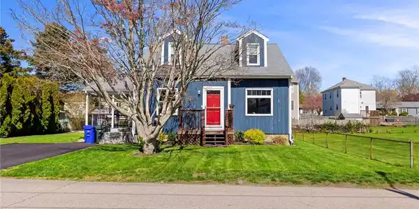 9 Mason Avenue