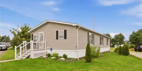 8 North Drive