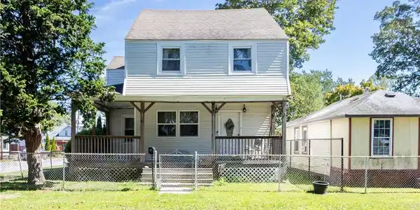 52 Uncas Street