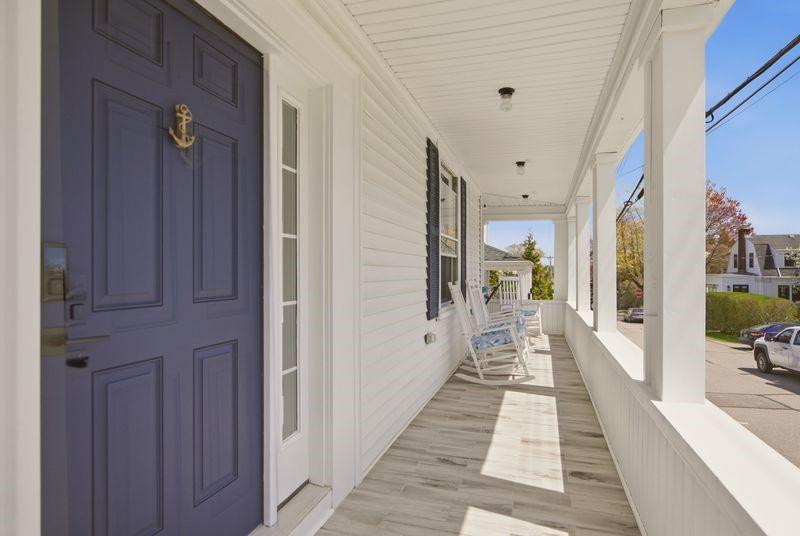 Image 2: Covered Front Porch