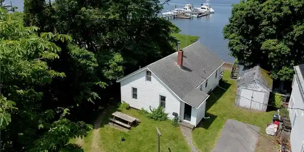 66 Beach Street