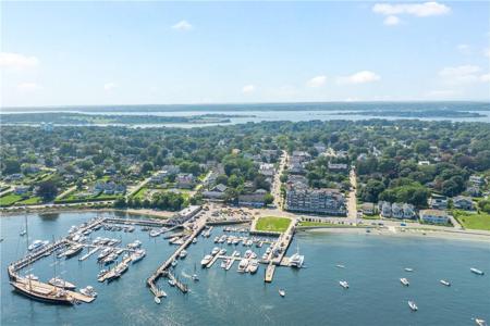 78 Narragansett Avenue