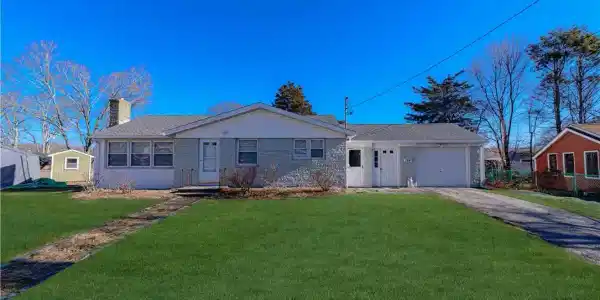 24 Bayberry Drive